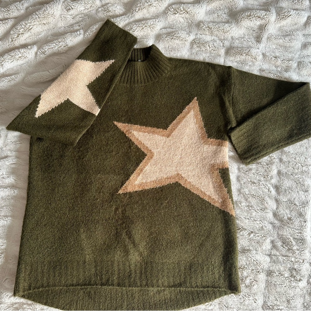 Love Token Olive Green Star Sweater LIKE new Large